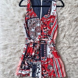 GUESS ROMPER